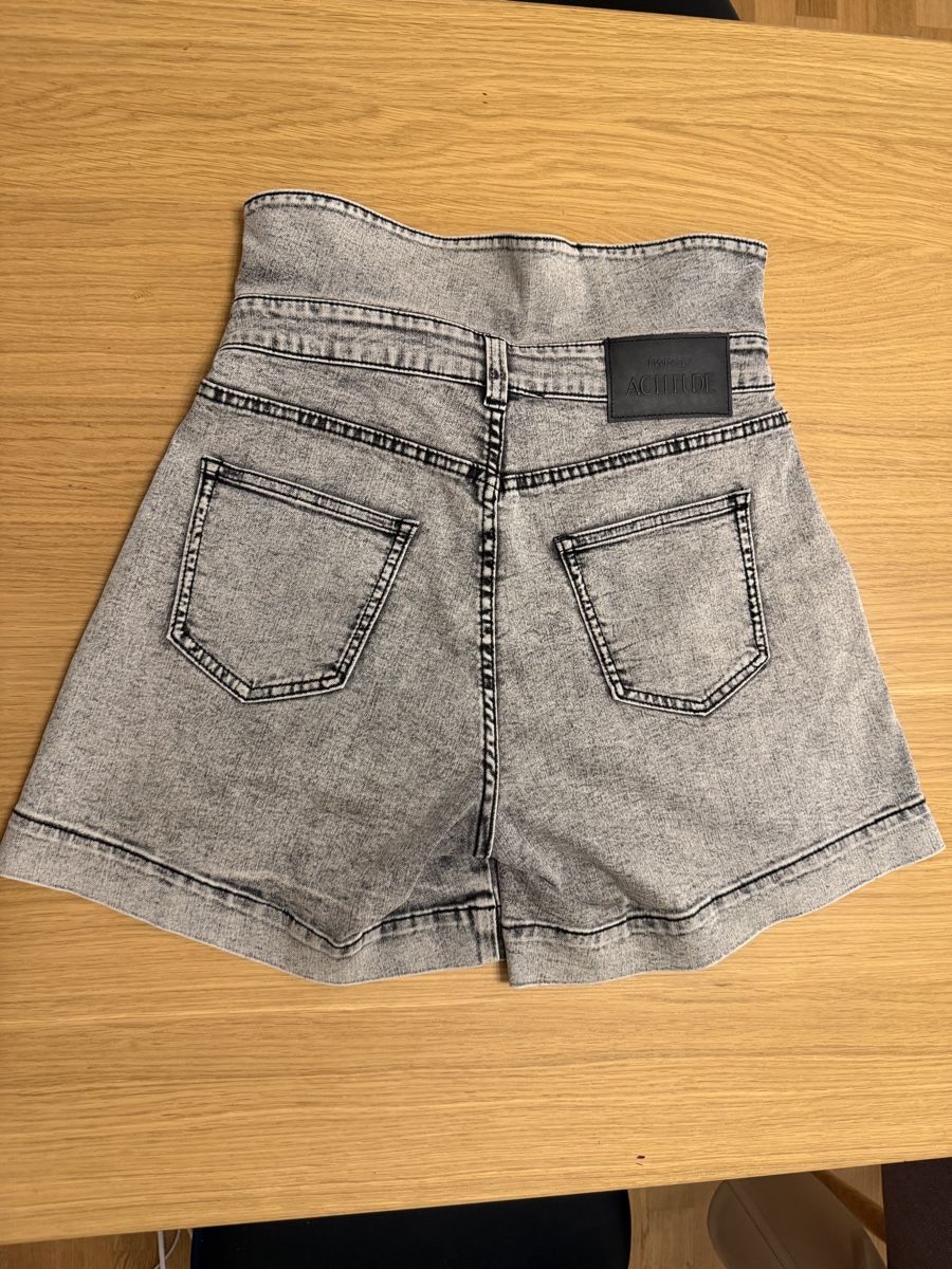 Twinset Jeans: Twinset Denim black shorts – Usato da Zürich venduto da all_hd8j 1