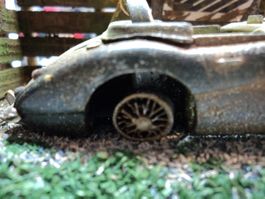 Austin Healey 3000 1/43 Diorama Hinterhof