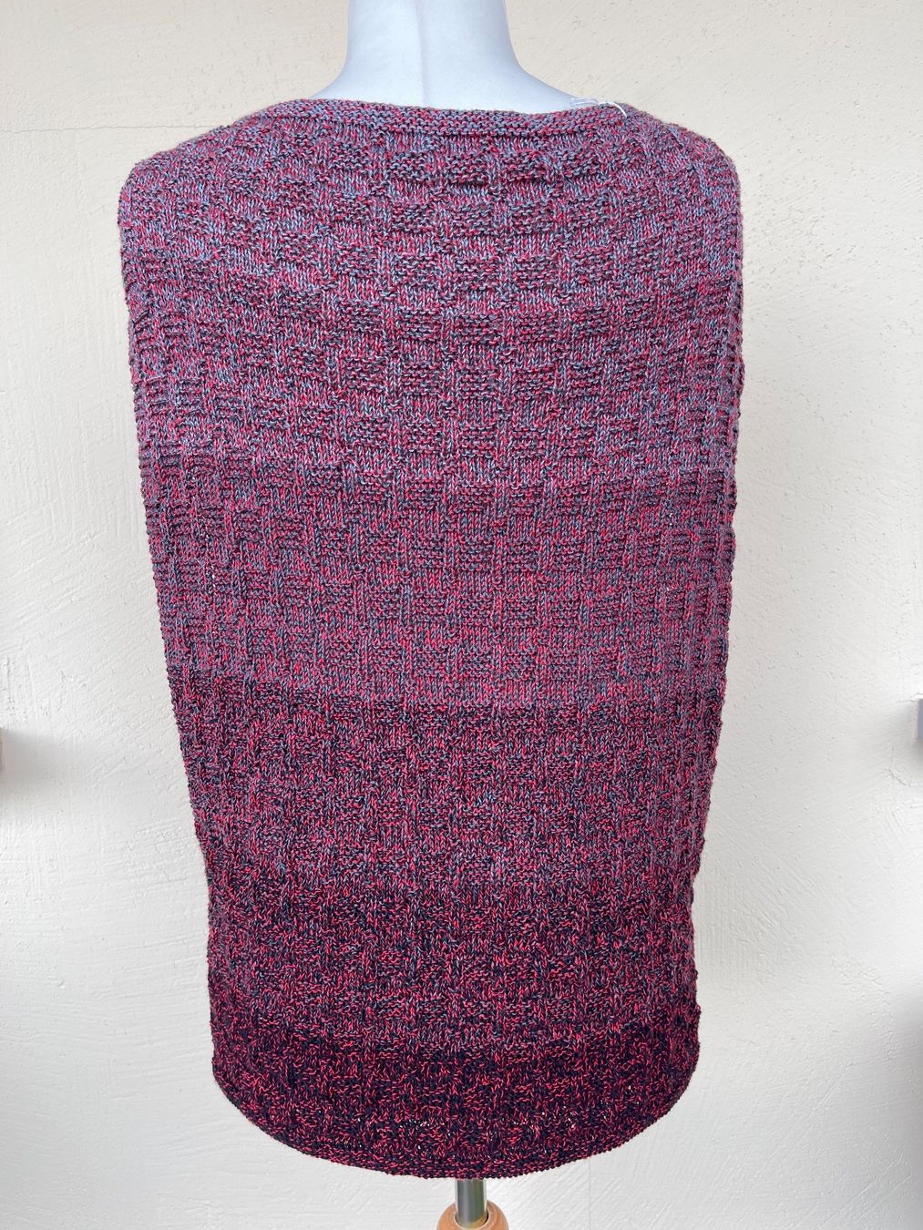 Altro in  Abbigliamento & Accessori: Poncho, rot/grau – Nuovo (secondo la descrizione) da Urnäsch venduto da pas_5r9c 2