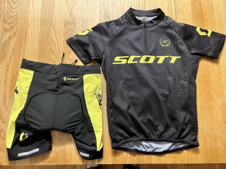 Velo-Trikot/gepolsterte Hose Kinder Grösse 128