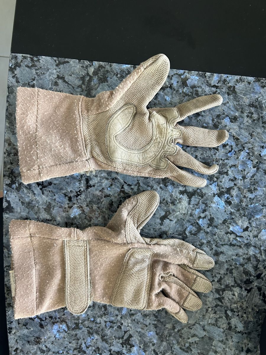 Guanti & manicotti: US Marine Core FROG Comat Gloves  – Usato da Adligenswil venduto da Lasvegas_66