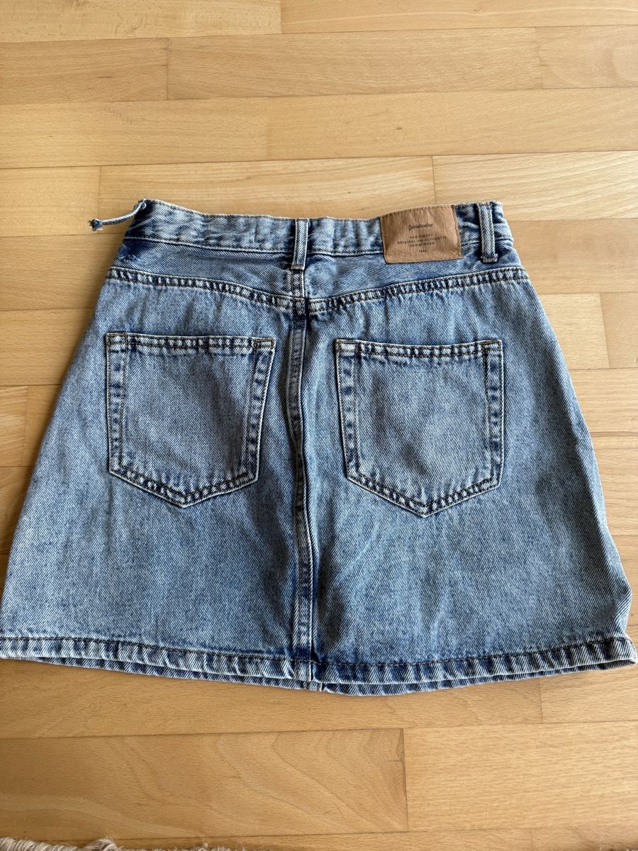 Stradivarius Gonne: Blue Denim Mini Skirt - Stradivarius – Usato da Fontainemelon venduto da erin.blm 1