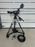 Blackmagic Broadcast G2 mit Zubehör und Stativ + Dolly