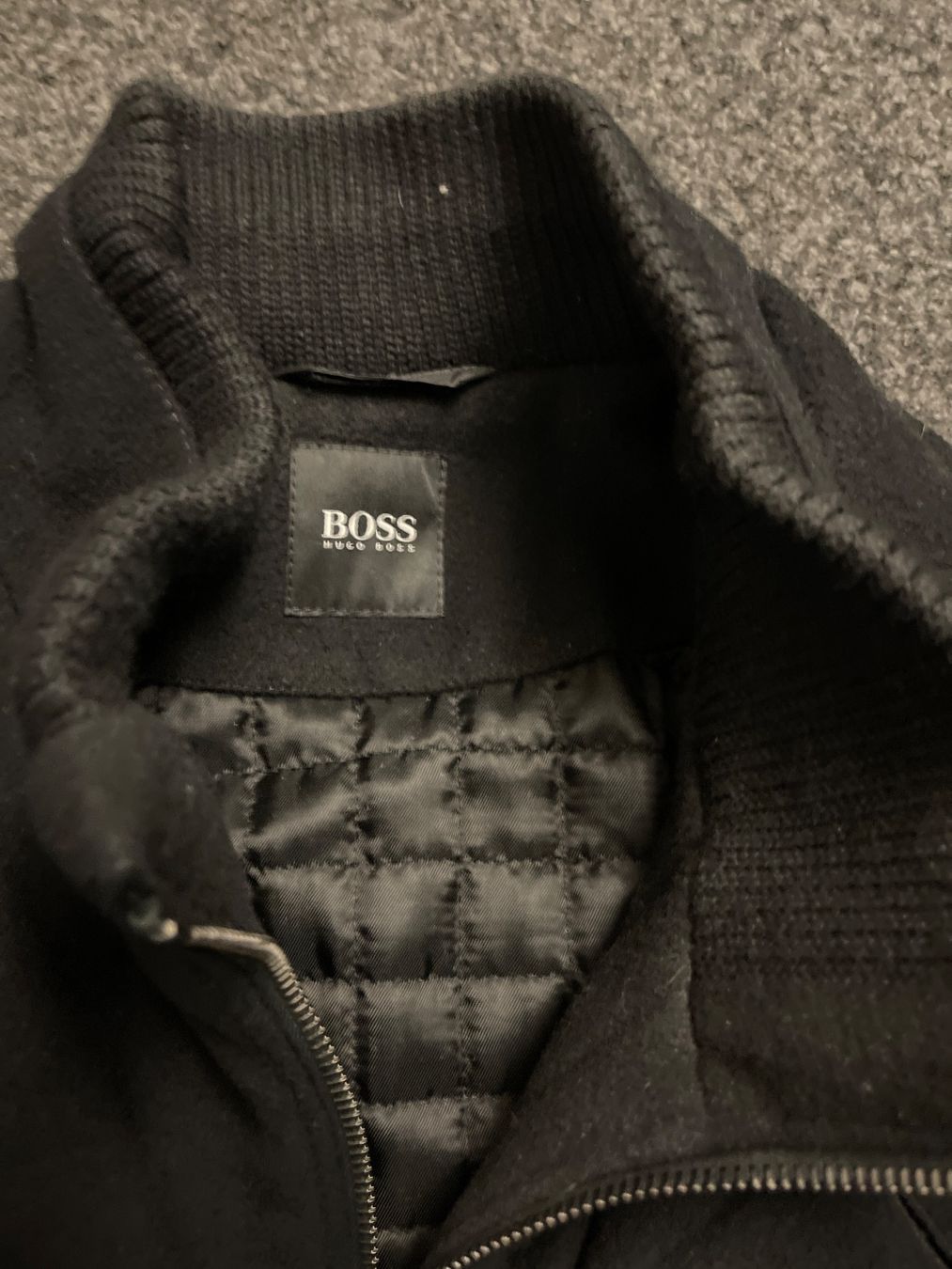 Hugo Boss Cappotti: Hugo Boss Wintermantel, Grösse 50, Wolle – Usato da Thun venduto da BanjoDan 1