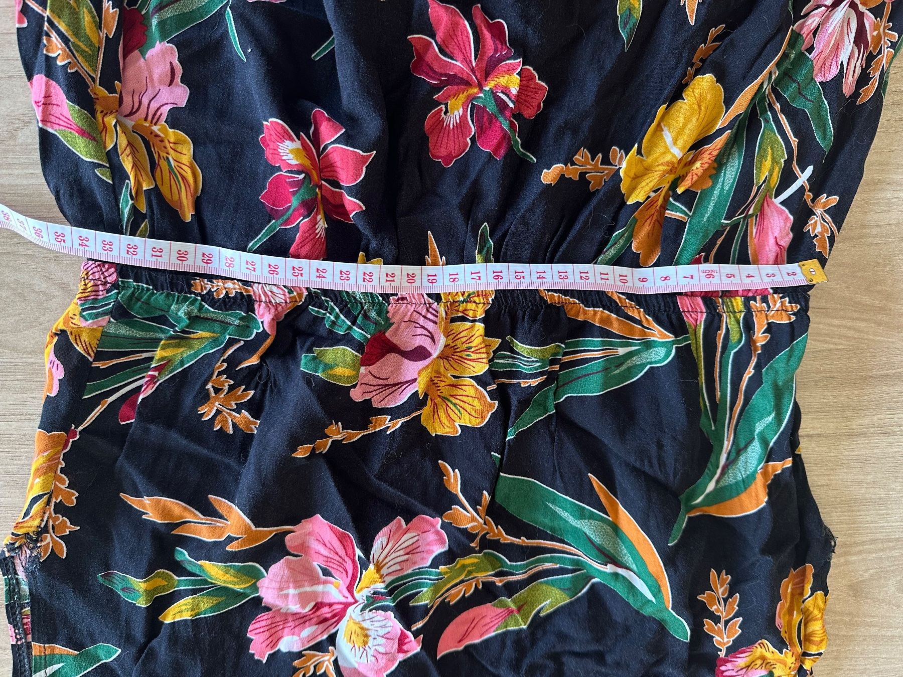 Asos Vestiti: Robe noire à motif fleuris – Usato da Lausanne venduto da sou_w9bl 3