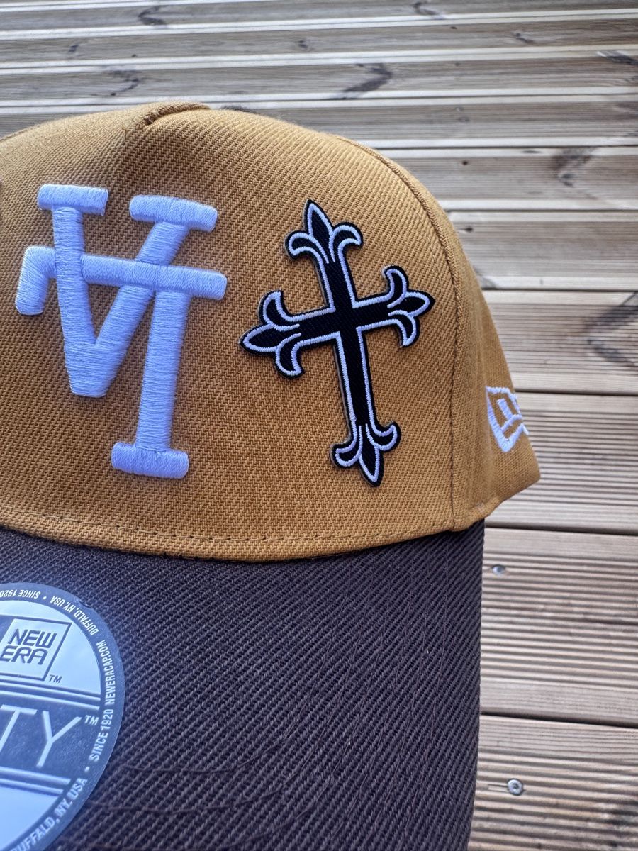 New Era Copricapi, berretti & cappellini: New Era Custom LA Gothic Cross Snapback Cap – Nuovo e nell'imballaggio originale da Caviano venduto da reselleo 3