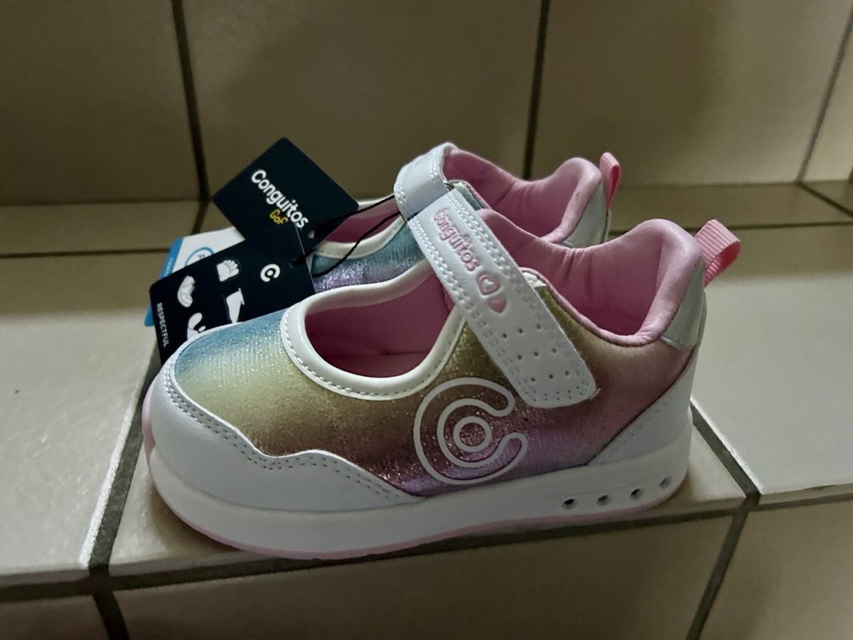 Scarpe per ragazze: Conguitos Barfussschuhe mit Licht Grösse 25 – Nuovo e nell'imballaggio originale da Ausserberg venduto da saria00