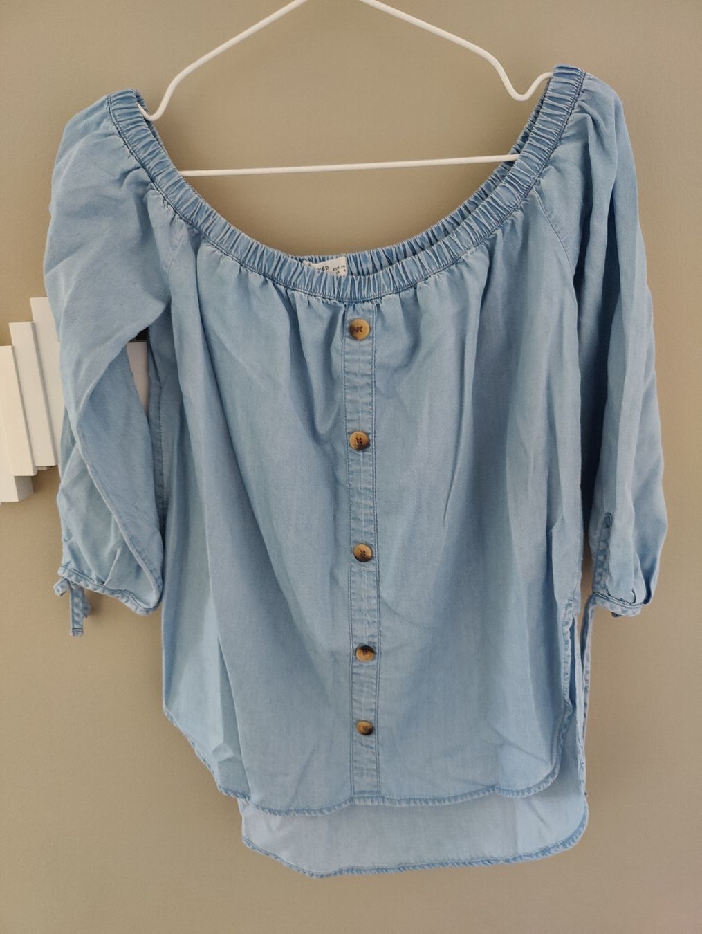 Camicette: Schulterfreie Jeansbluse von Reserved – Usato da Stettfurt venduto da gutzli_al