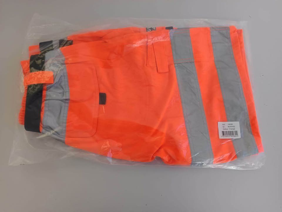 Pantaloni: Neue Arbeitshose grösse M. – Nuovo e nell'imballaggio originale da Buchs SG venduto da sem_vd5r
