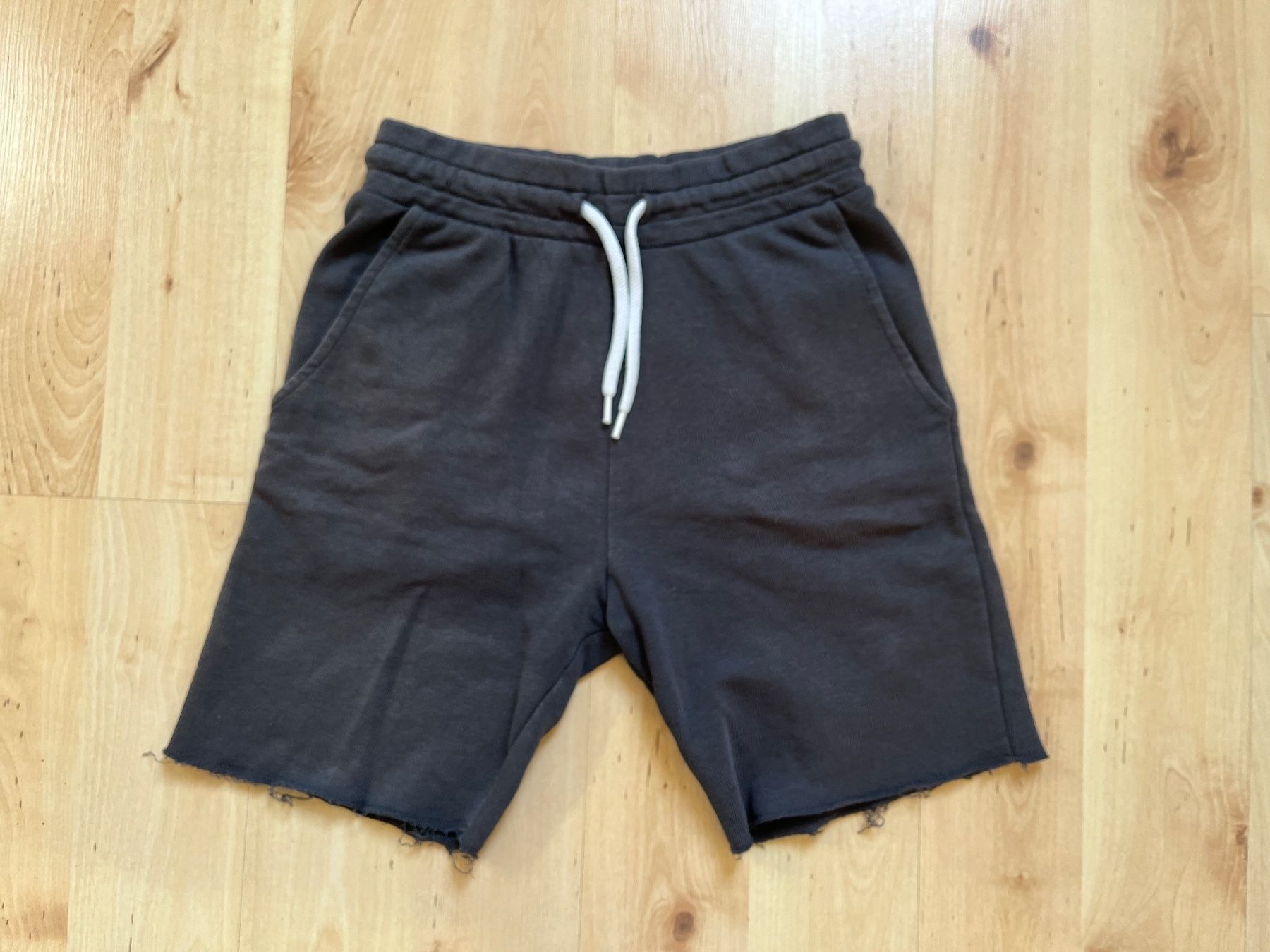 H&M Pantaloni: Shorts H+M Gr 140 – Usato da Schwanden GL venduto da Leemueller