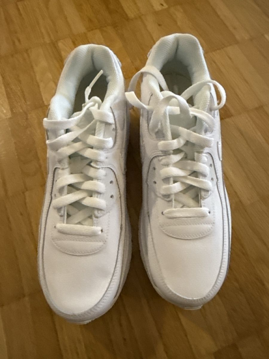 Nike Scarpe per ragazze: Nike Air Max 90 neu original – Nuovo (secondo la descrizione) da Sisseln AG venduto da Gommibaerli87