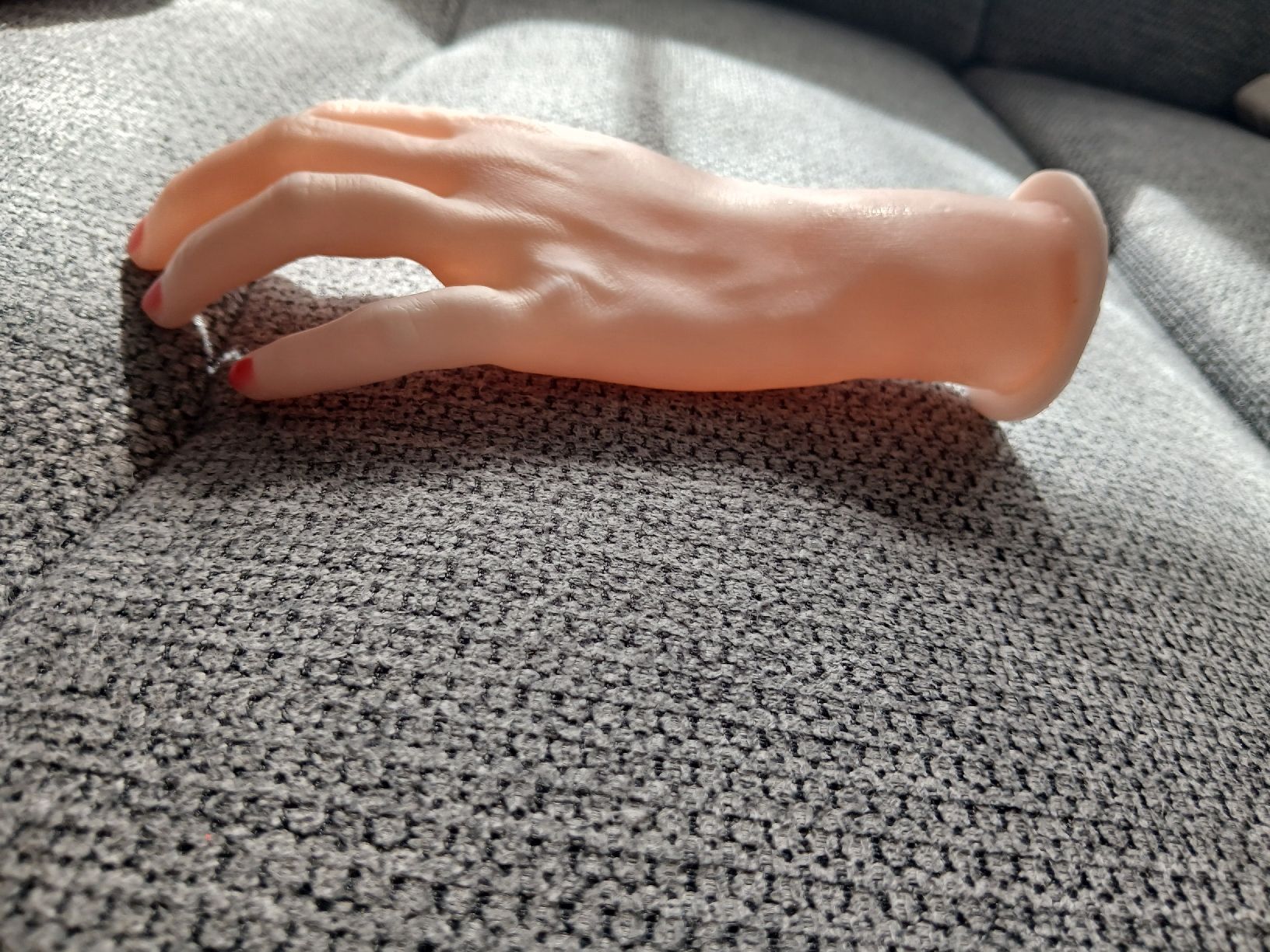 Alle Dekorationen: Plastik hand – Neu (gemäss Beschreibung) aus Niederönz von jes_9vs5 3