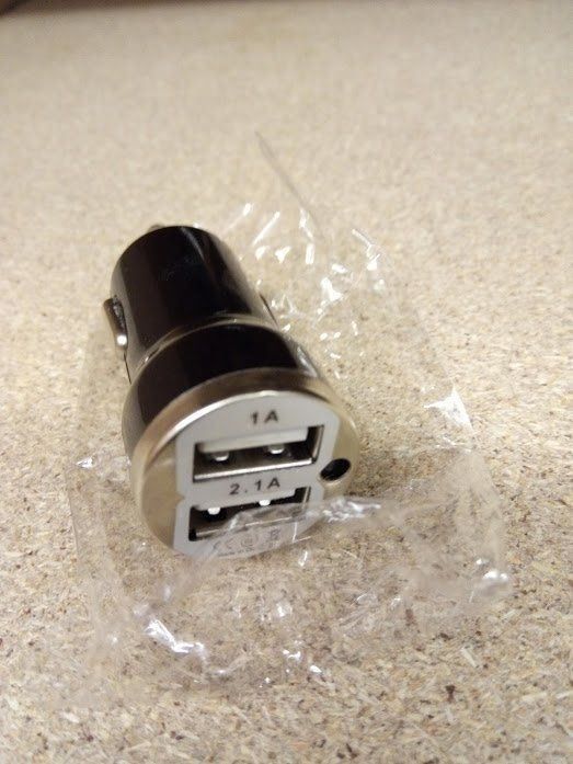 Caricabatterie: Black Chrome Car Charger Dual-USB Schwar – Nuovo e nell'imballaggio originale da Ermatingen venduto da rik4rdo