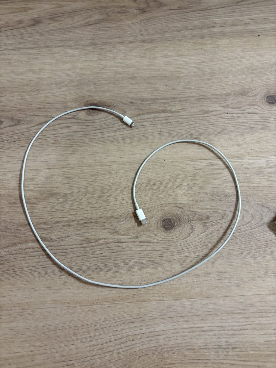 Apple Kabel: Apple Ladekabel USB-C auf Lightning weiss – Gebraucht aus Mels von ste_mp6f