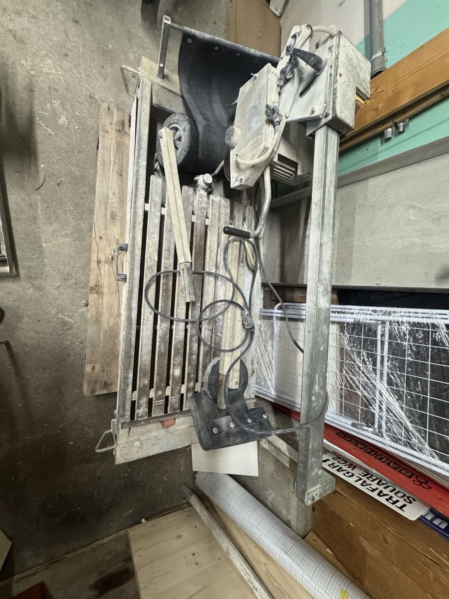 Toutes les machines: Steinfräse  – D'occasion à Winterthur par bes_zt5h