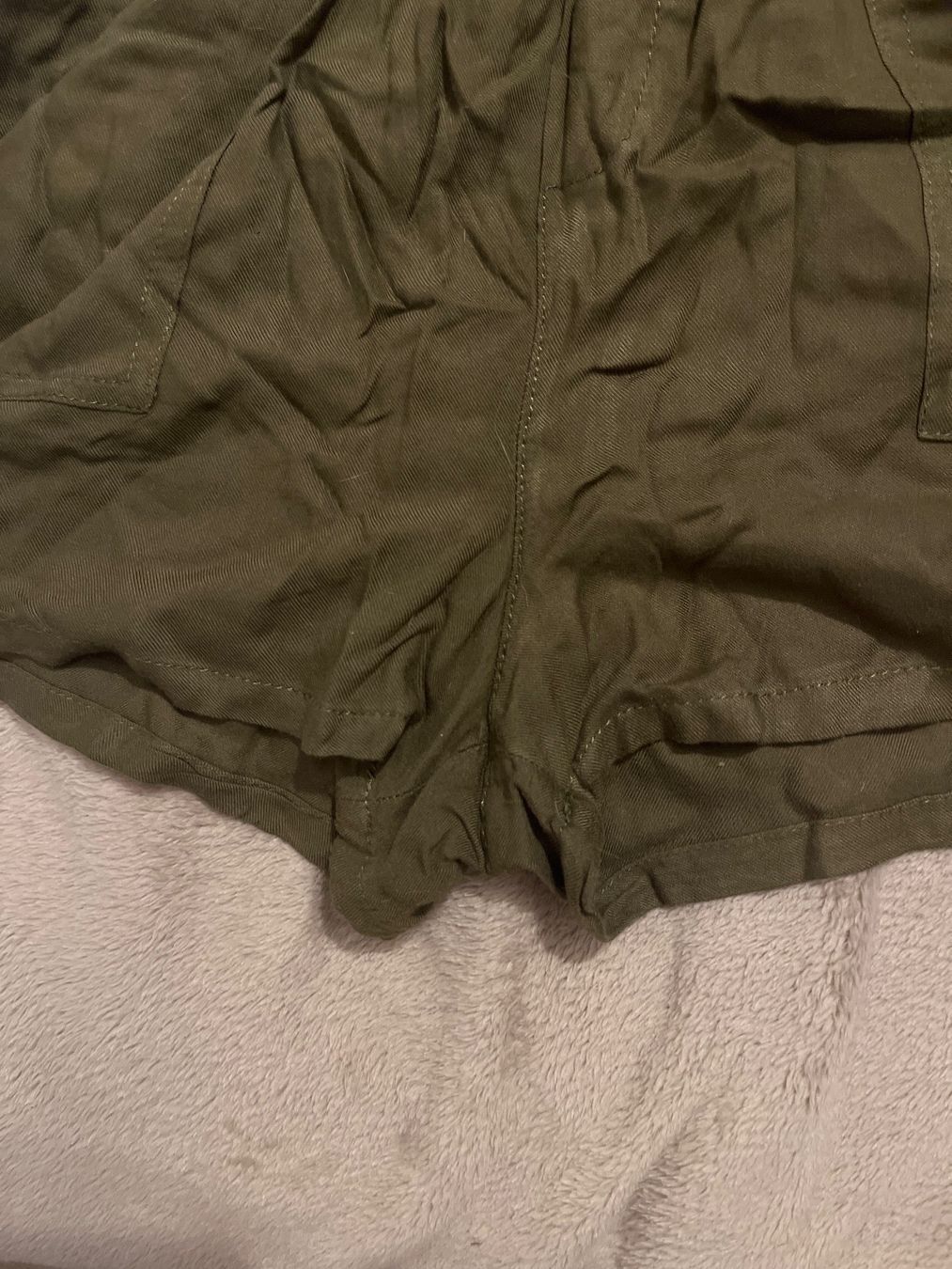 Pantaloni: Short kaki GARAGE – Usato da Le Locle venduto da Mayd_h 4