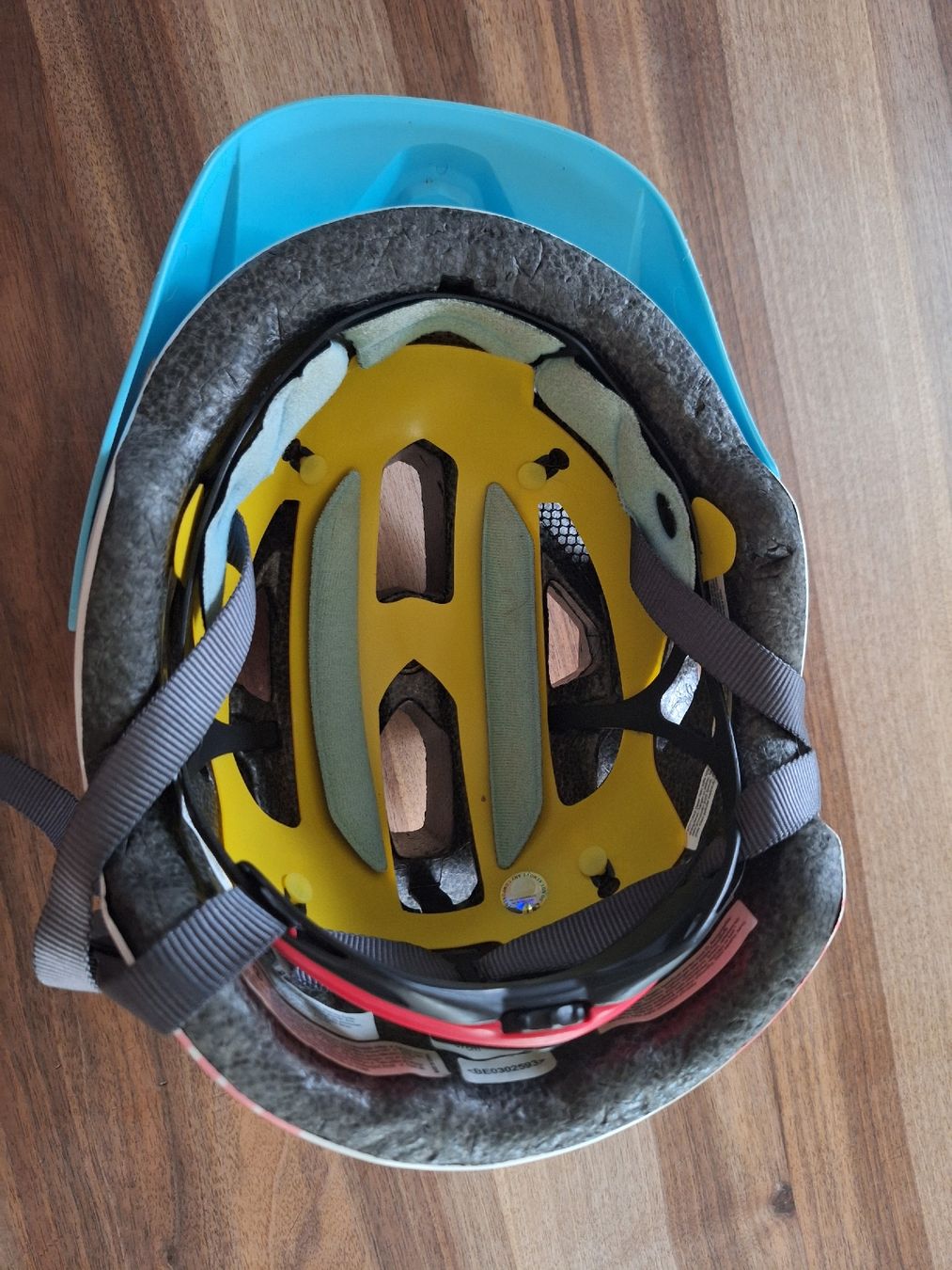 Bell Caschi: Bell Sidetrack Mips Kinderhelm Velohelm Gr. 50-57cm – Usato da Affeltrangen venduto da Salz-Pfeffer 3