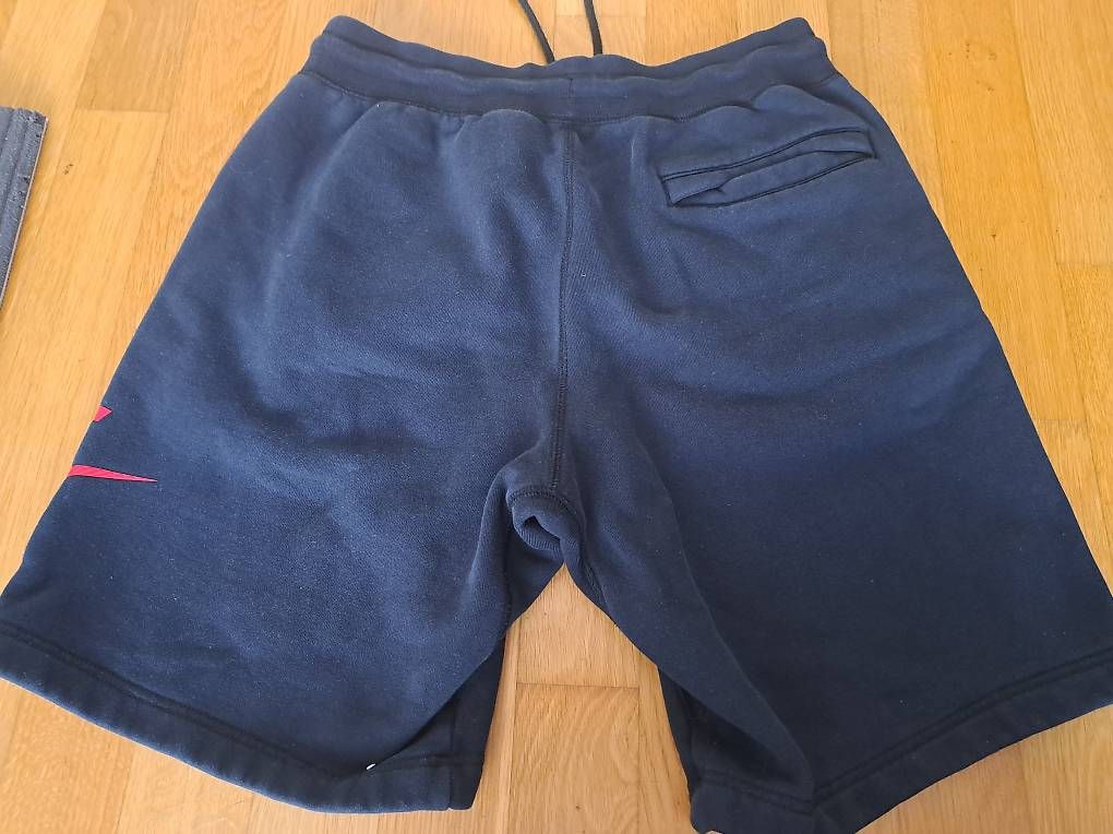 Hosen: Nike Air Shorts schwarz Grösse L – Gebraucht aus Brunnen von Rodge 1