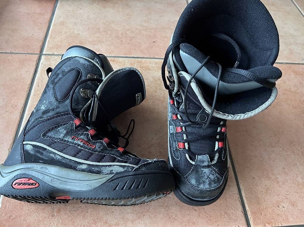 Scarpe da uomo: Snowboard Schuhe Boots 25cm – Usato da Schmitten FR venduto da FAJost