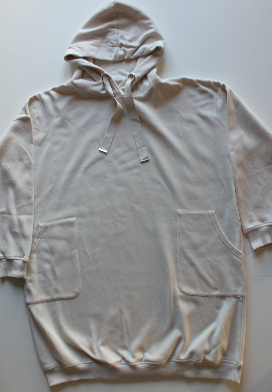 Vestiti: Robe pull à capuche beige t. XL – Usato da Peseux venduto da Gilloss 1