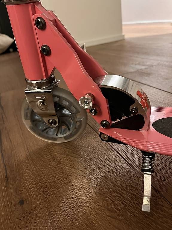 Kickboard: Micro Trotti rosa – Gebraucht aus Steffisburg von car_qwr6 3