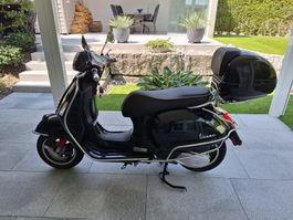 Piaggio Vespa GTS 300