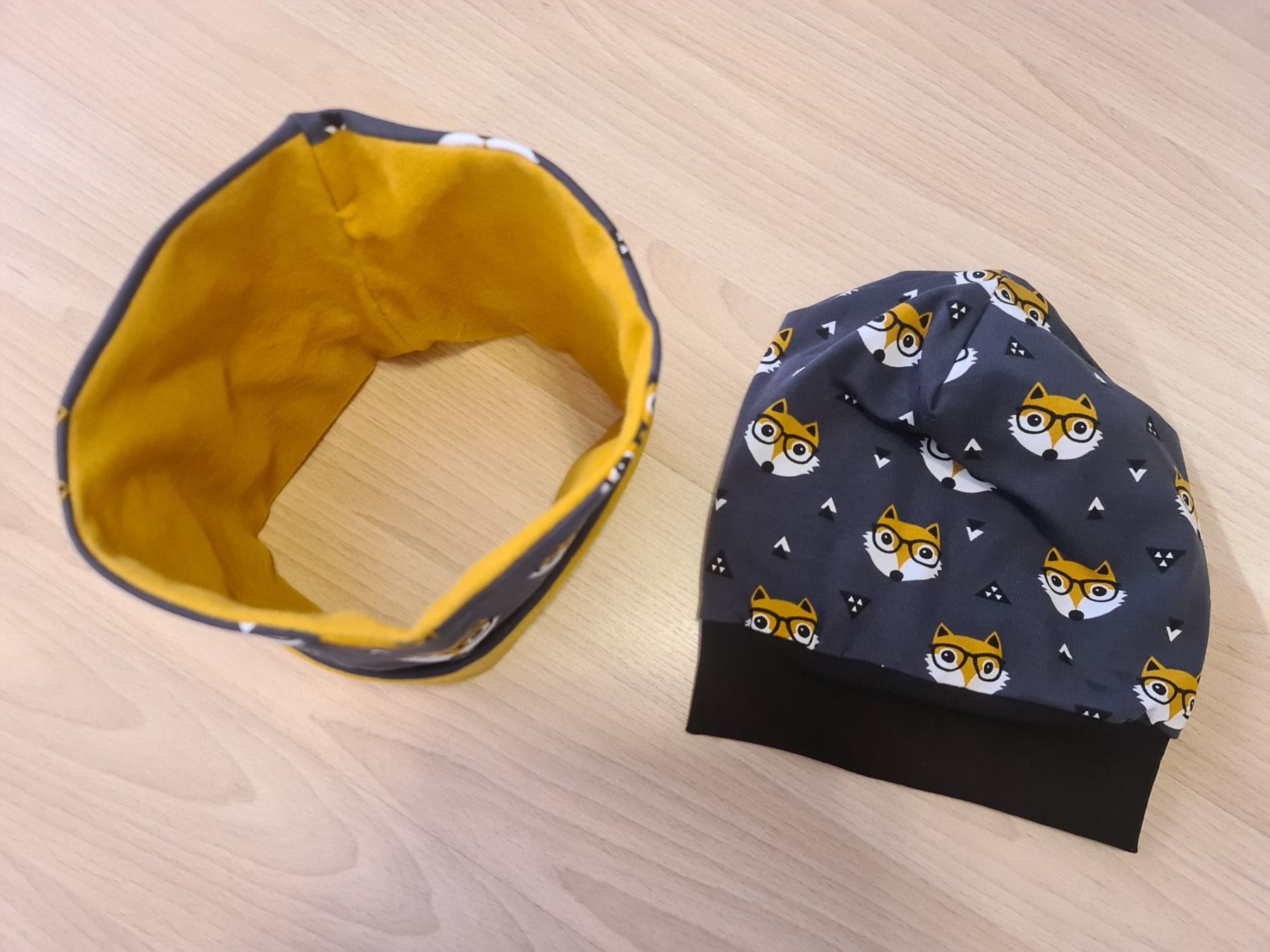 Kleiderpakete & -sets: Kindermütze-Loop-Set "Handgemacht" – Neu (gemäss Beschreibung) aus Fehraltorf von Sumin 2