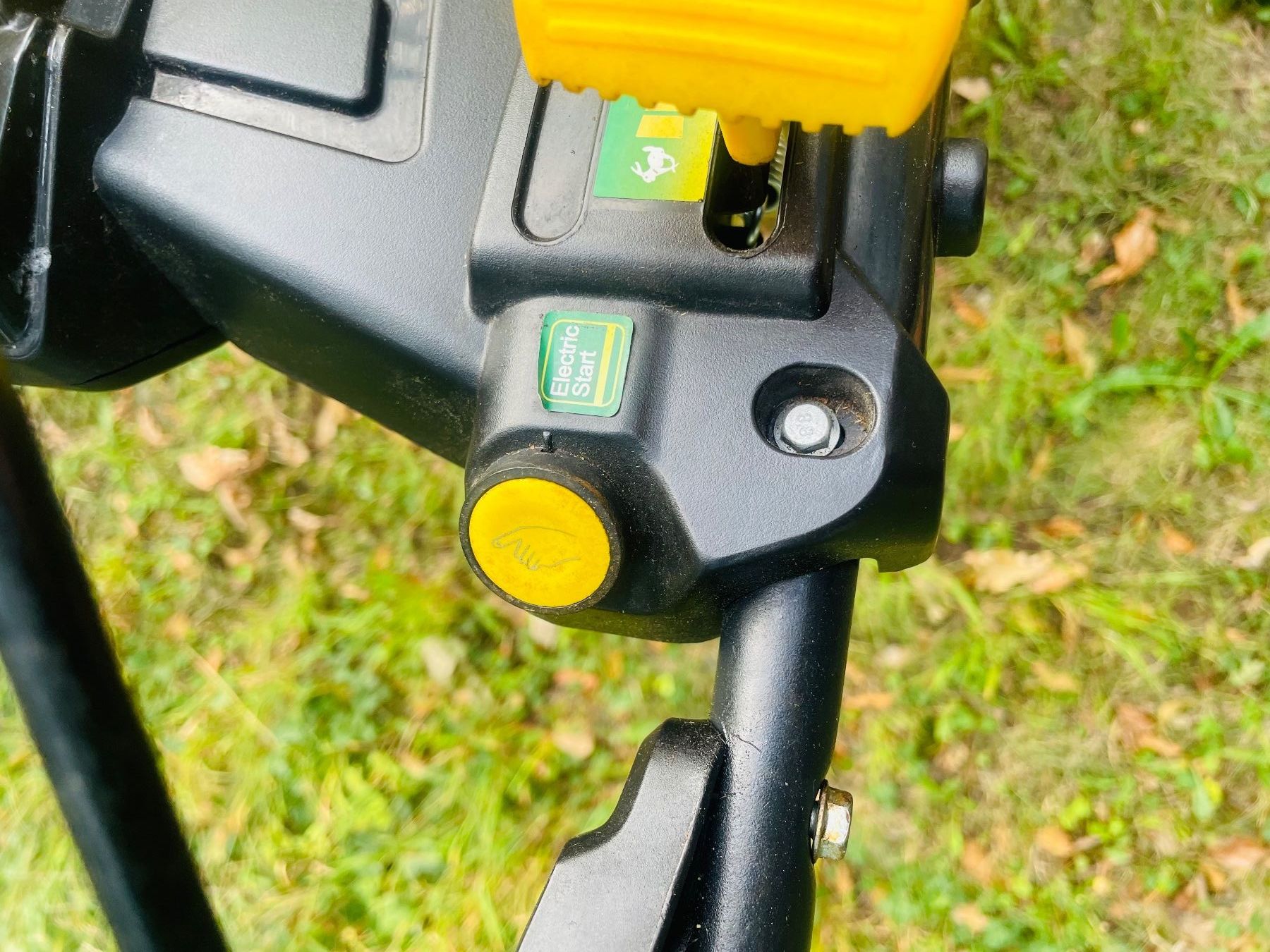 Tondeuses à gazon: Rasenmäher Titan 6 Ps , Elektro Starter – D'occasion à Dietikon par L.L_GmbH 5