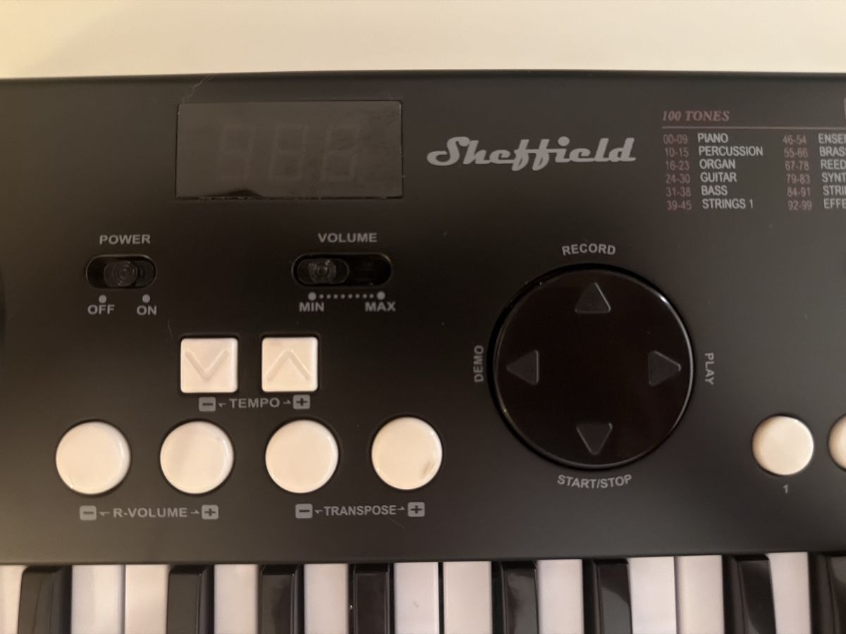 Musikinstrumente: Sheffield Electronic Keyboard 32 Keys Like New – Neu (gemäss Beschreibung) aus Winterthur von lor_f877 1