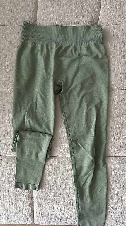 Leggings: Teveo Seamless Scrunch Leggins – Usato da Waltenschwil venduto da shelly_m