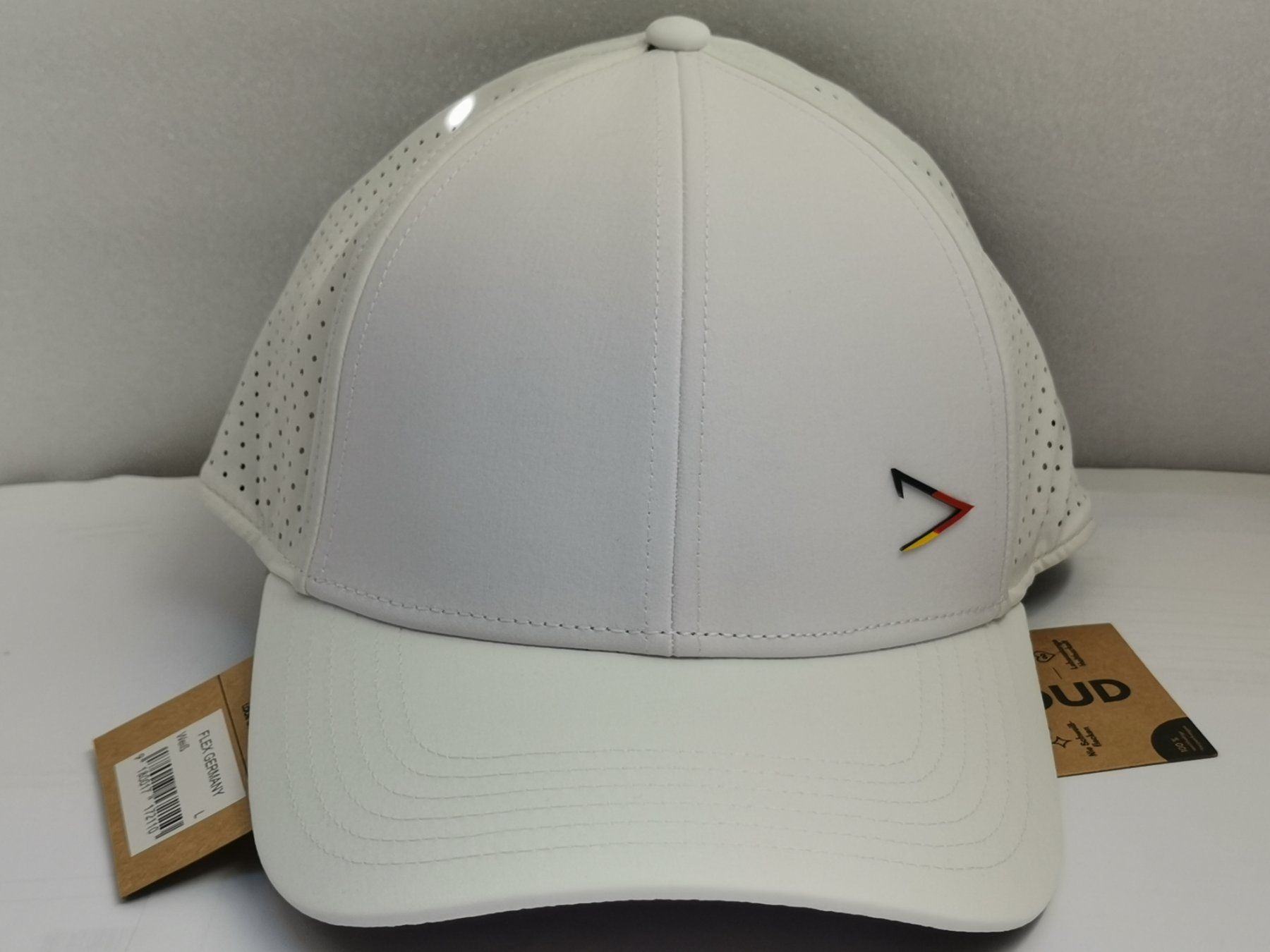 Chapeaux, bonnets & casquettes: 2 Apol WM Caps Flex L weiss & schwarz – Neuf avec emballage d'origine à Allschwil par H0-Bahner 2