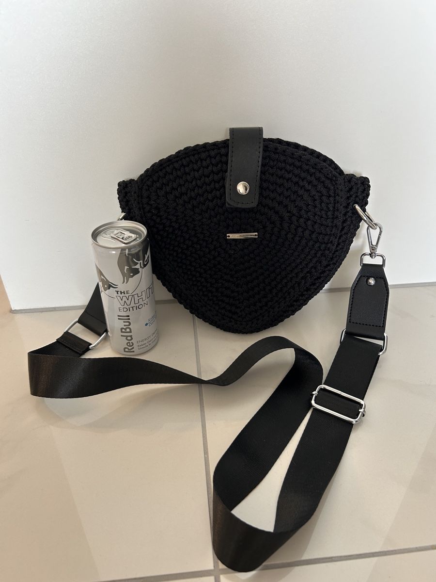 Borse da donna: Schwarze gestrickte Handtasche, unbenutzt – Nuovo (secondo la descrizione) da Hitzkirch venduto da cindys_handwerk 2
