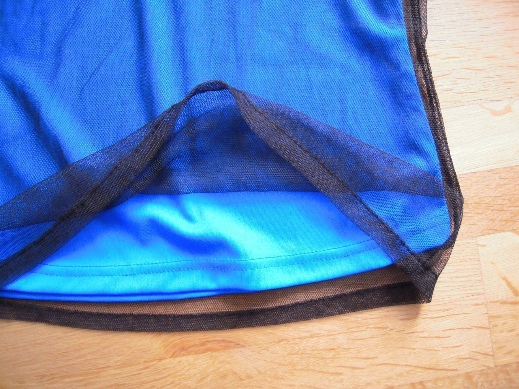 Top: Top Blau/schwarz Gr XS – Usato da Uzwil venduto da visions77 1