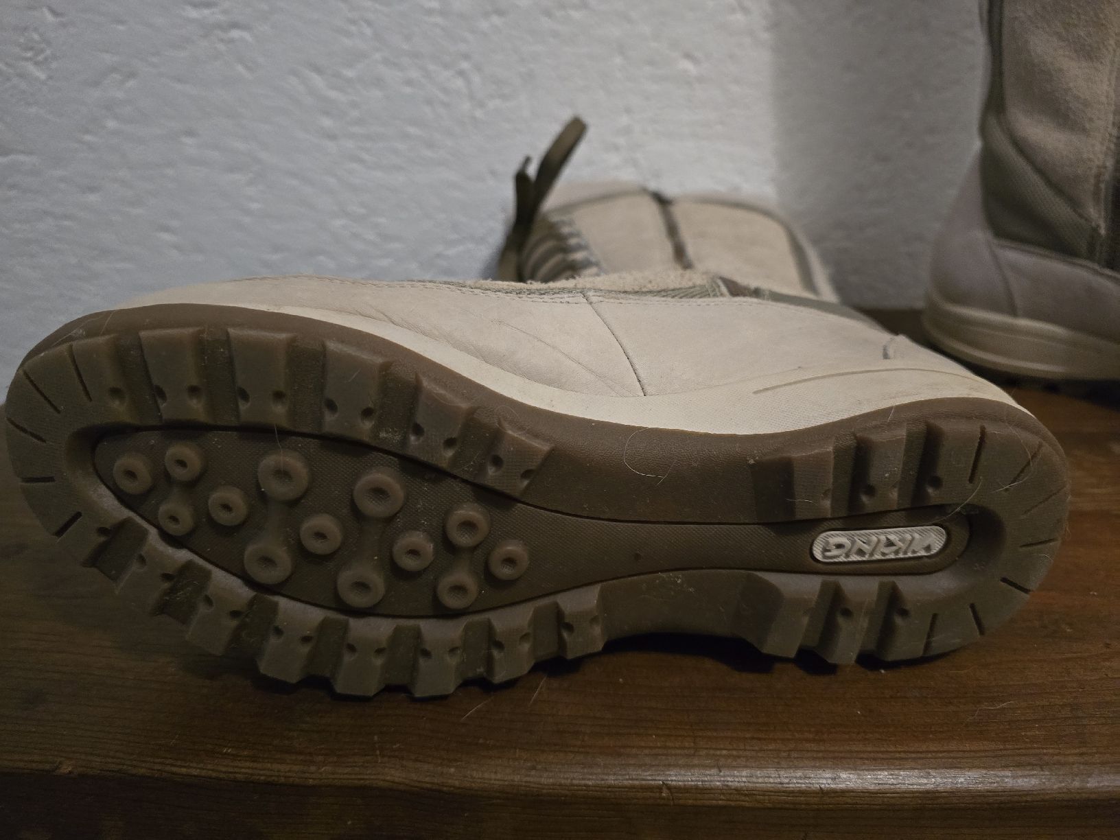 Scarpe da donna: Bottes Viking 39 – Nuovo (secondo la descrizione) da La Neuveville venduto da Diamise 1