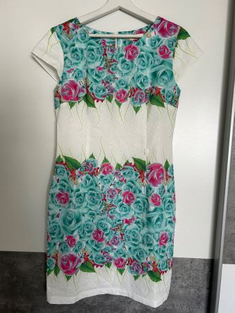Kleid Grösse M
