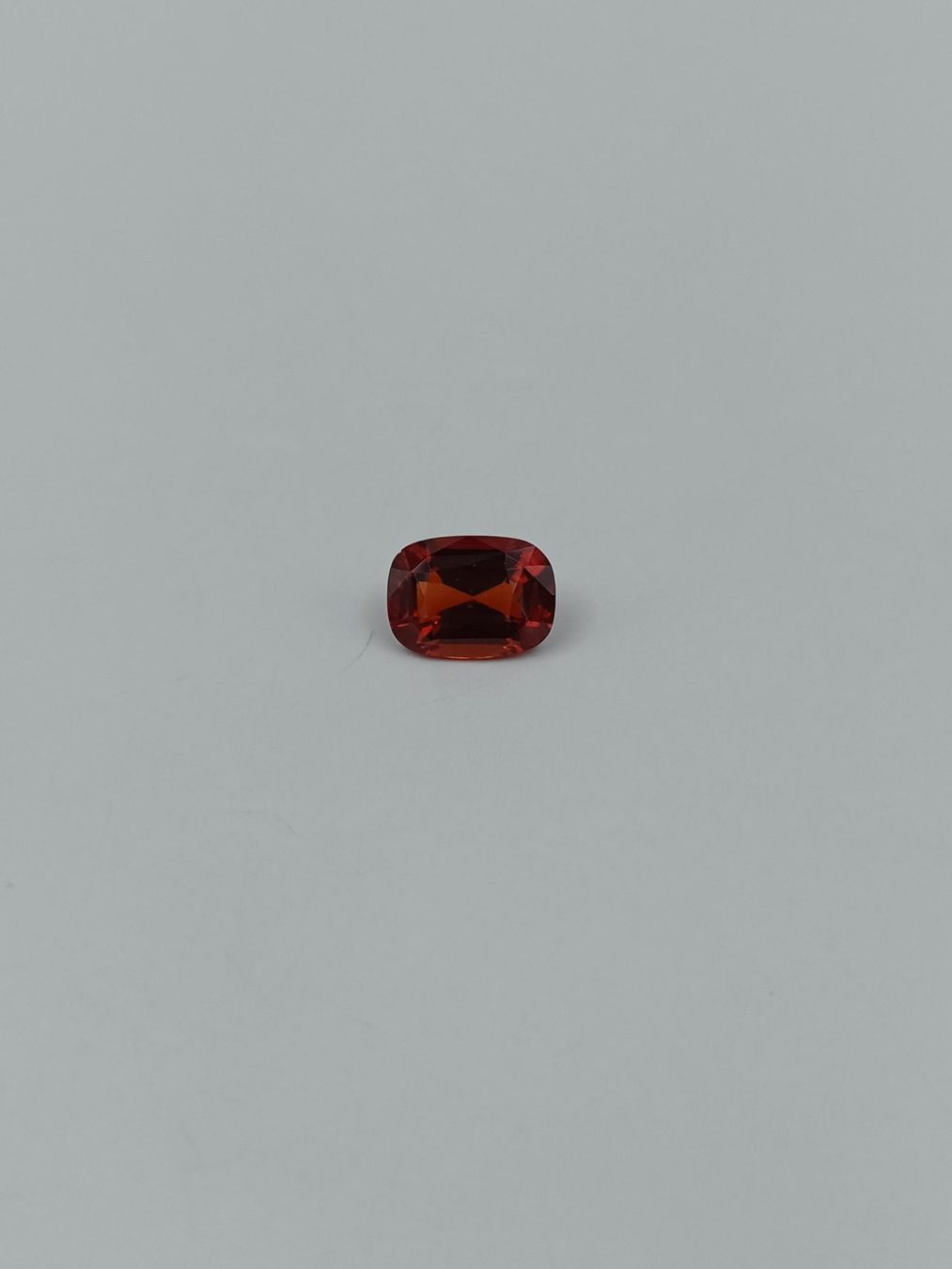 Edelsteine: 1 ORANGE ROTER GRANAT, 8.93 CT. – Gebraucht aus Luzern von EdiGem 4