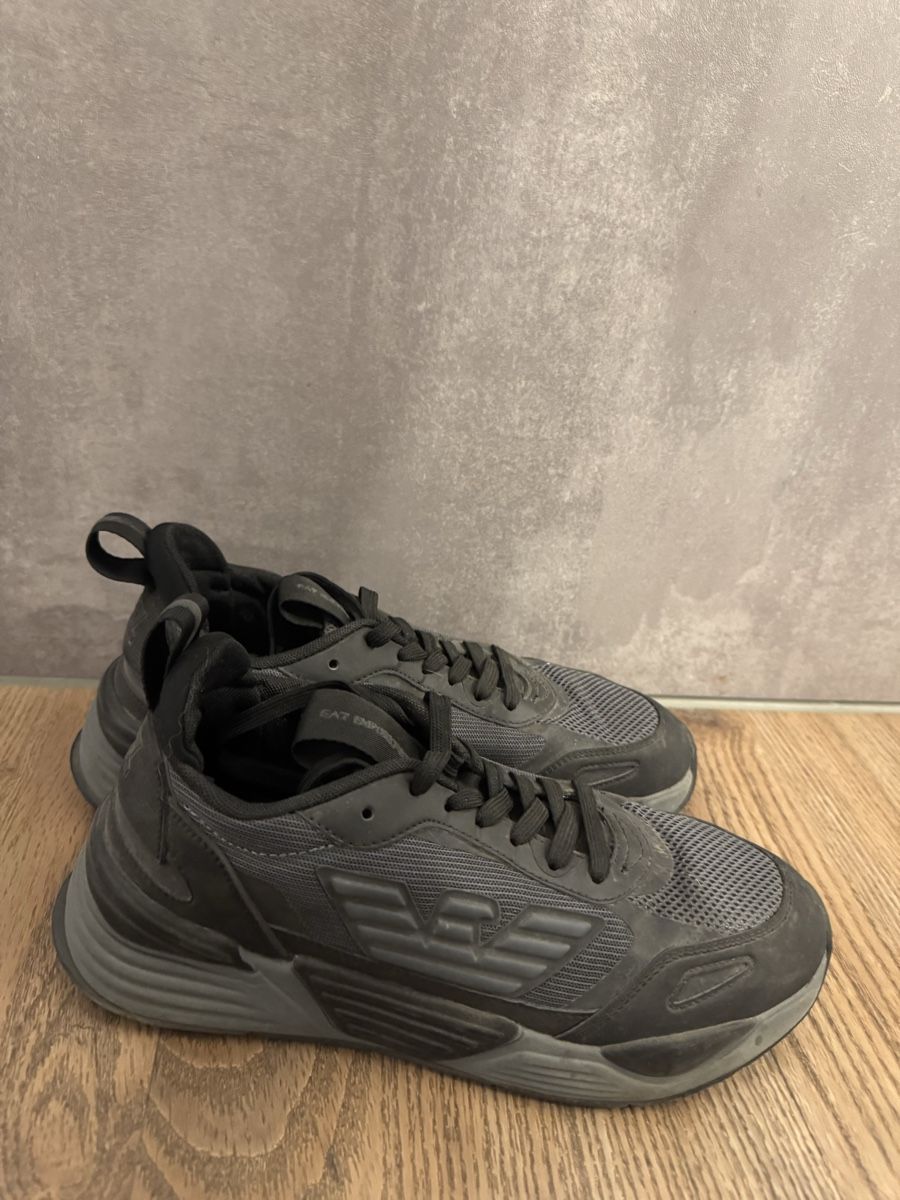 Armani Scarpe da uomo: Emporio armani sneaker – Usato da Sierre venduto da jen_w8vt 1