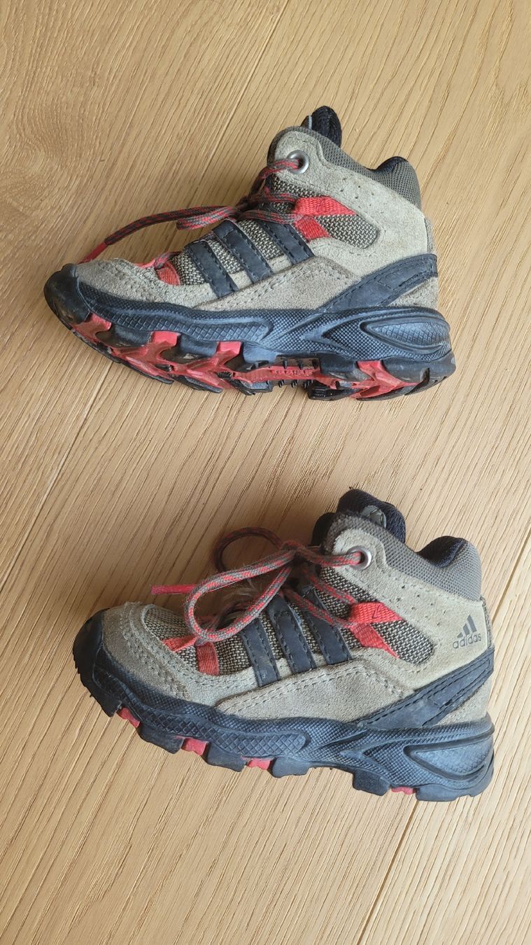 Adidas Chaussures garçon: Adidas Terrex Wanderschuhe Gr. 20 – Neuf (Voir description) à Igis par bue_bbp6 2