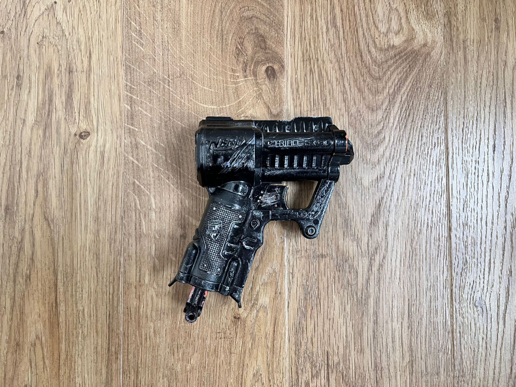 Nerf Giocattoli: NERF CUSTOMIZED FARBE SCHWARZ – Usato da Oberentfelden venduto da May03 1