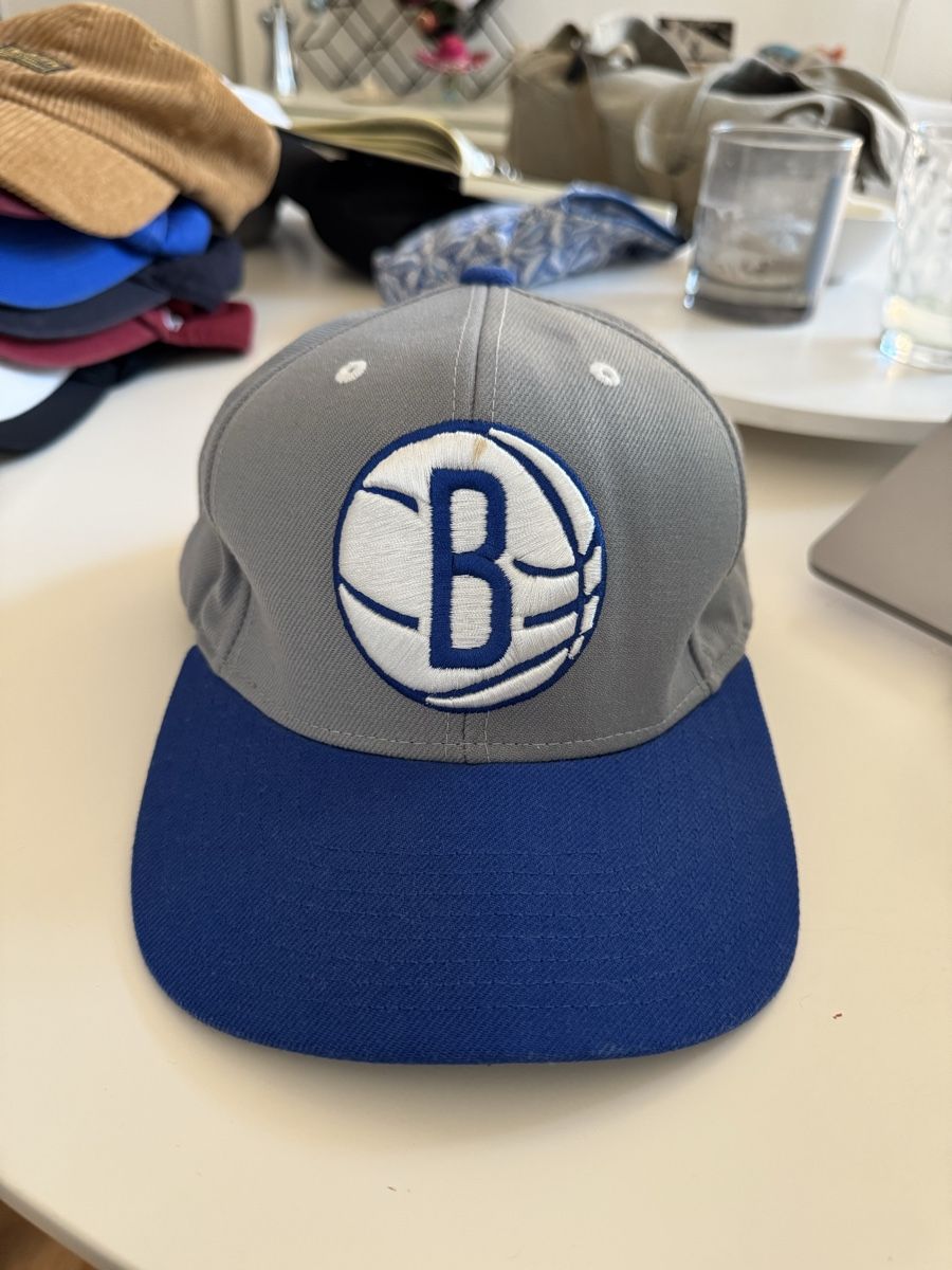 Mitchell & Ness Copricapi, berretti & cappellini: Brooklyn Nets Mitchell & Ness Snapback Cap – Usato da Zürich venduto da sunnykickz