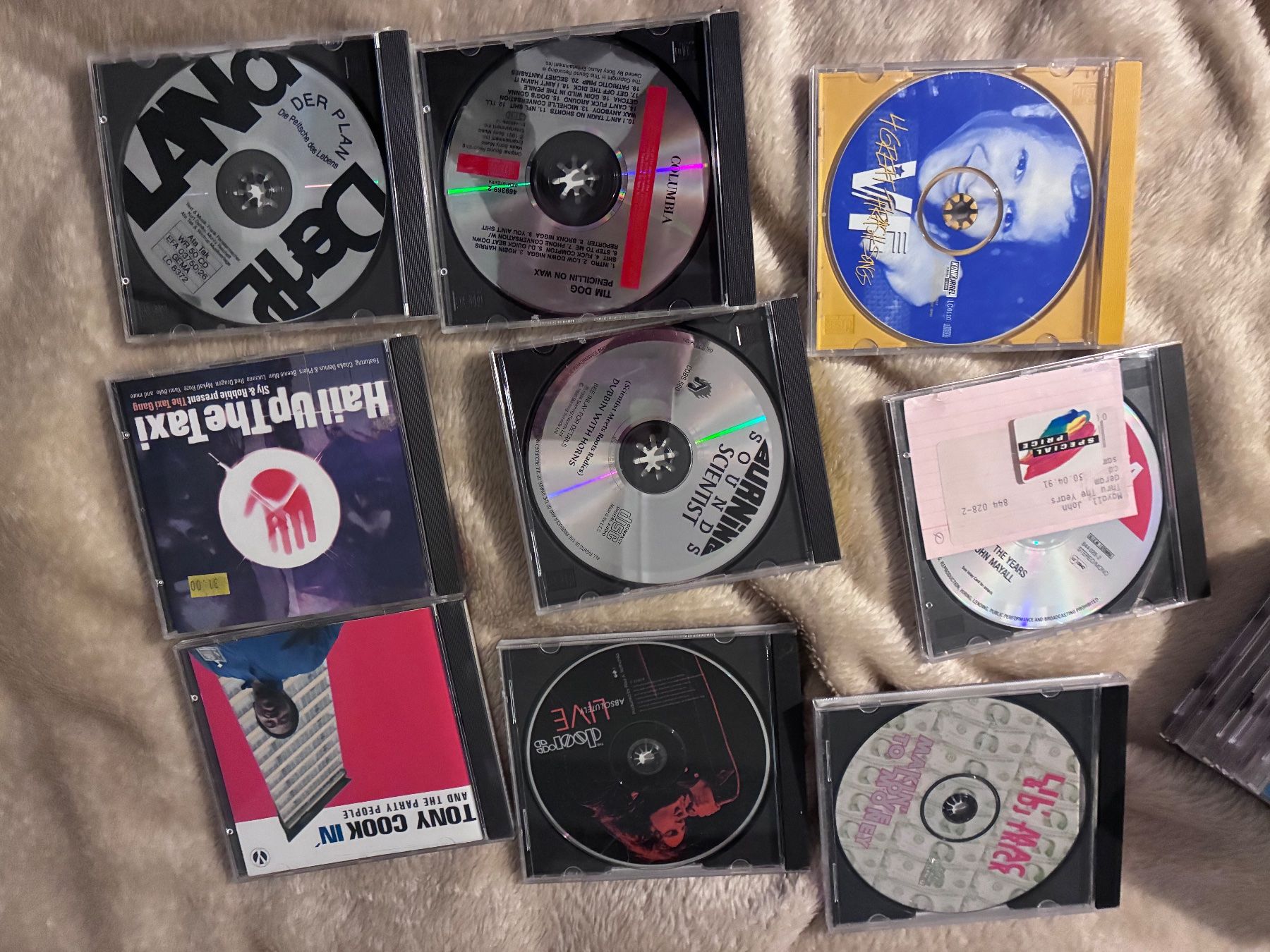 CD: About 85 CDs, probably USA stuff. – Usato da Zürich venduto da HiFiAtelier