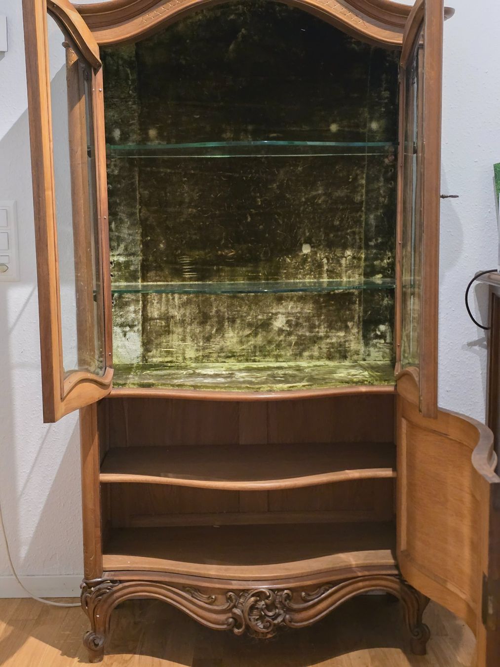 Vitrinen: Wunderschöne antike Vitrine / Barock-Schrank (Echtholz) – Gebraucht aus Ennetbaden von cyrill_94 2