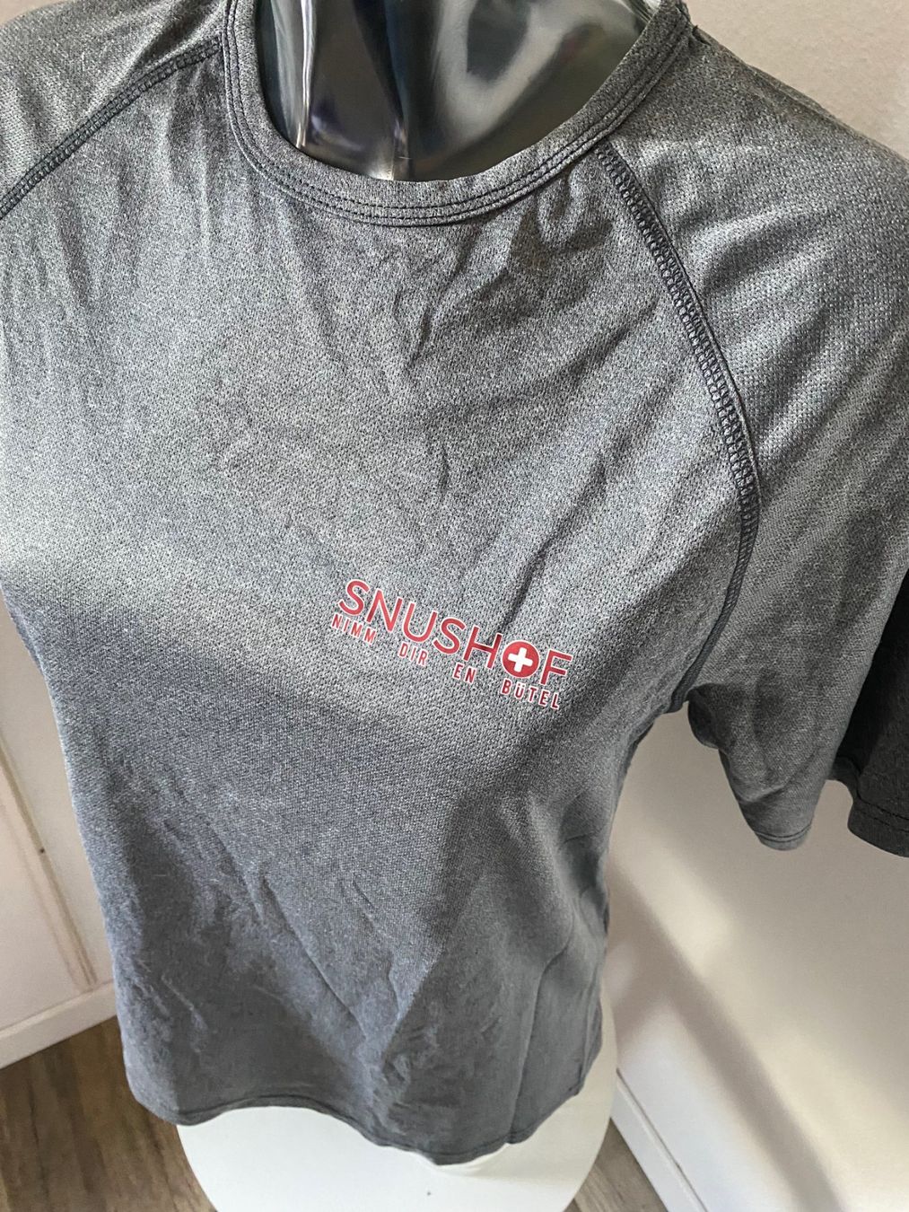 Leibchen & Hosen: TeeJays Sporttrikot Grösse M – Neu (gemäss Beschreibung) aus Allenwinden von Obalu 1