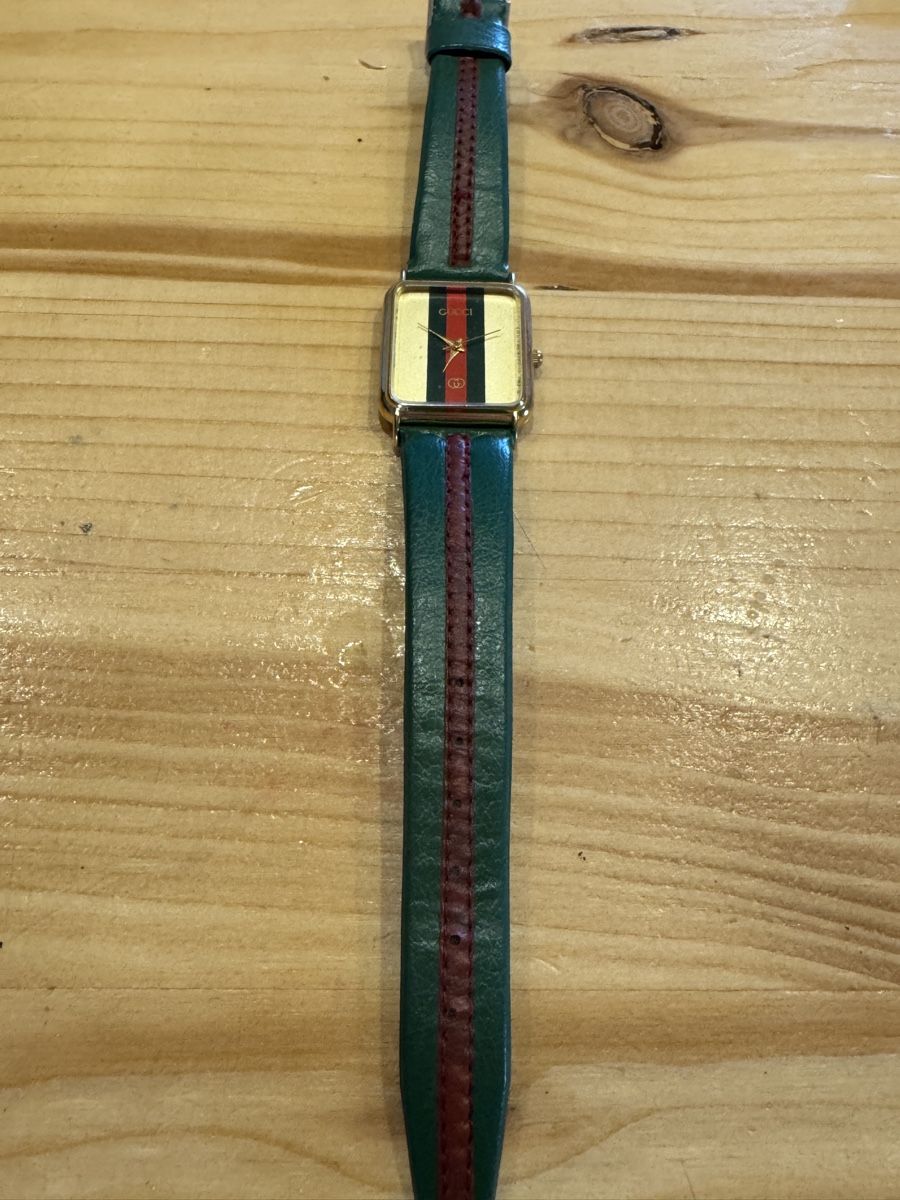 Gucci Orologi: Montre Gucci quartz – Usato da Erde venduto da CBarts 1