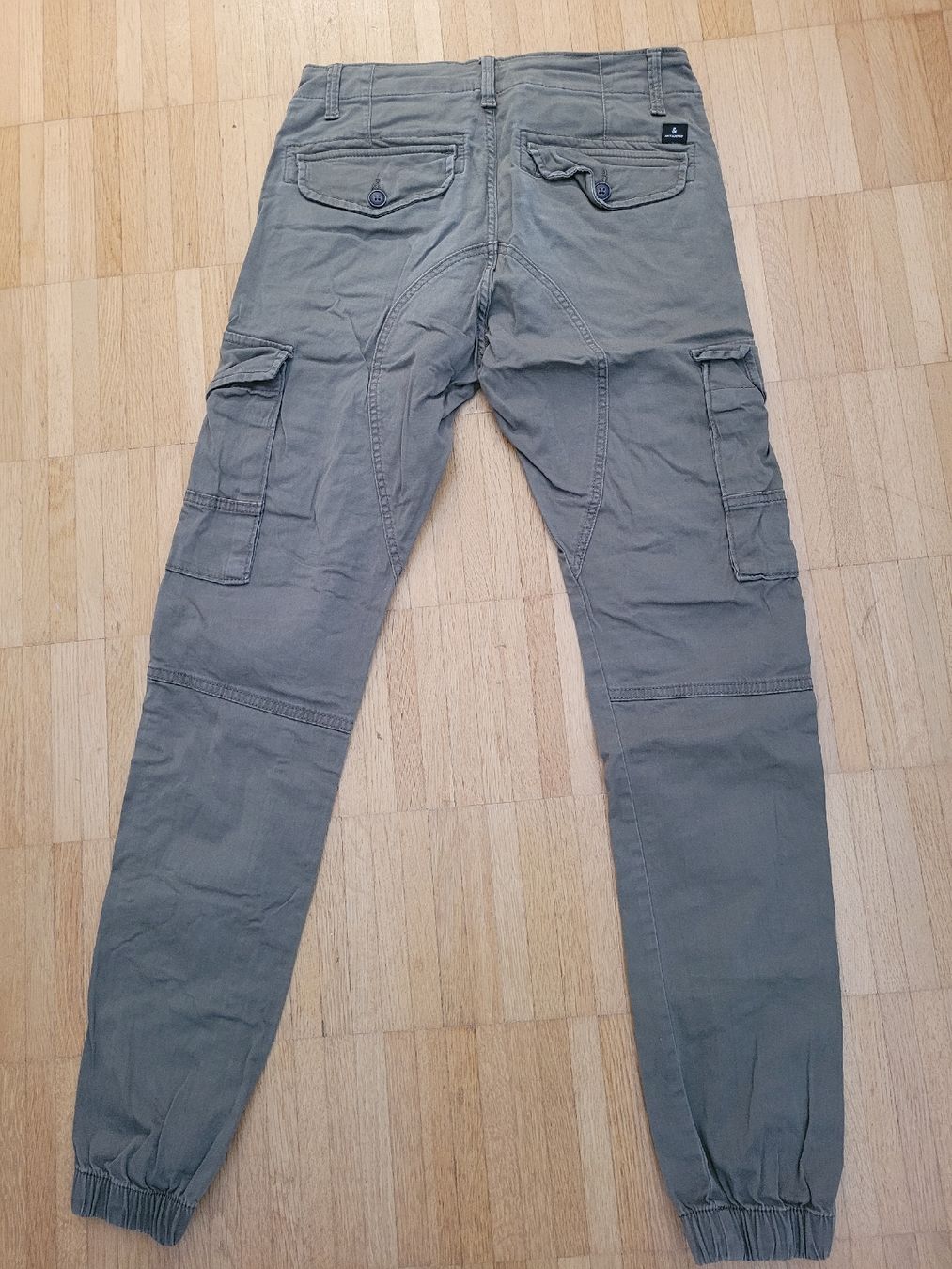 Pantaloni: Pantalon cargo Jack & Jones, taille 27/32 – Usato da Villars-sur-Glâne venduto da m66_dch5 5