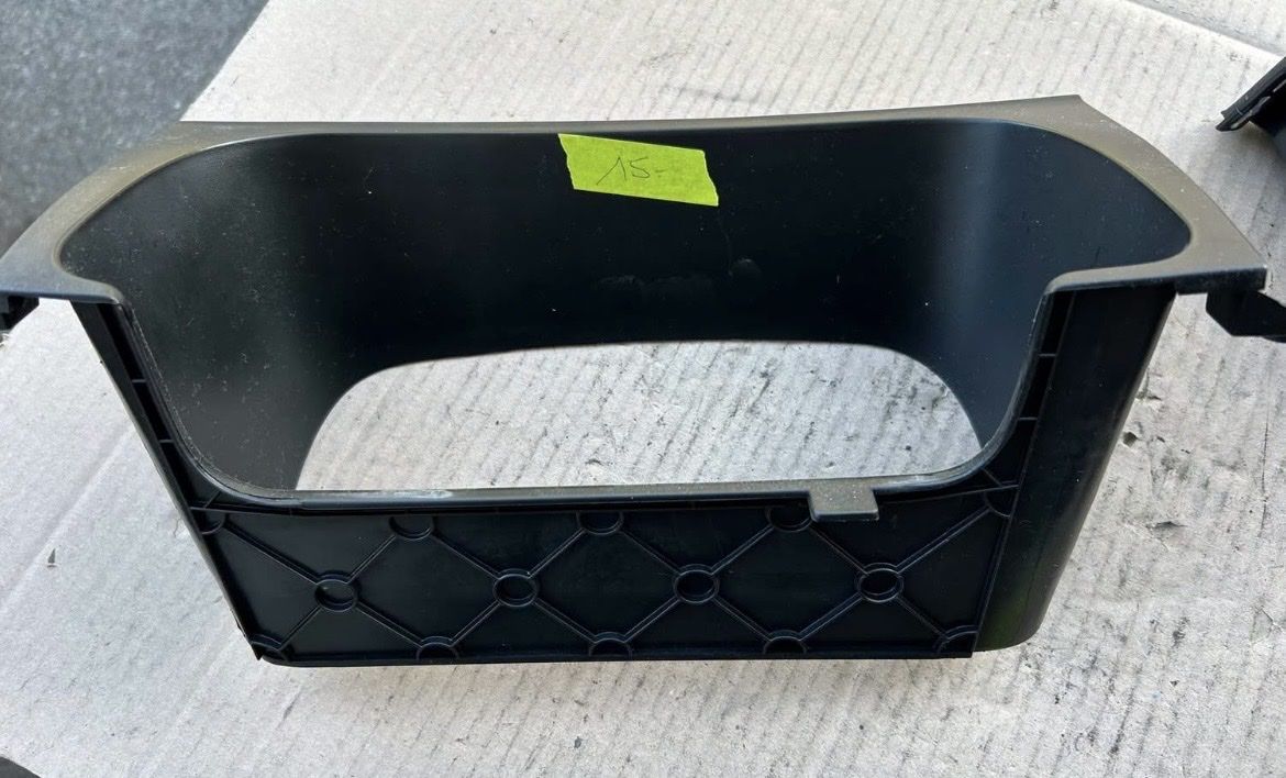 Volkswagen Tutti pezzi di ricambio auto: Tableau de bord VW golf 3  – Usato da Muraz (Collombey) venduto da Wolfdog1978 3