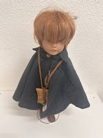 Vintage Heidi Ott Künstlerpuppe «Knabe mit Umhang & Tasche»