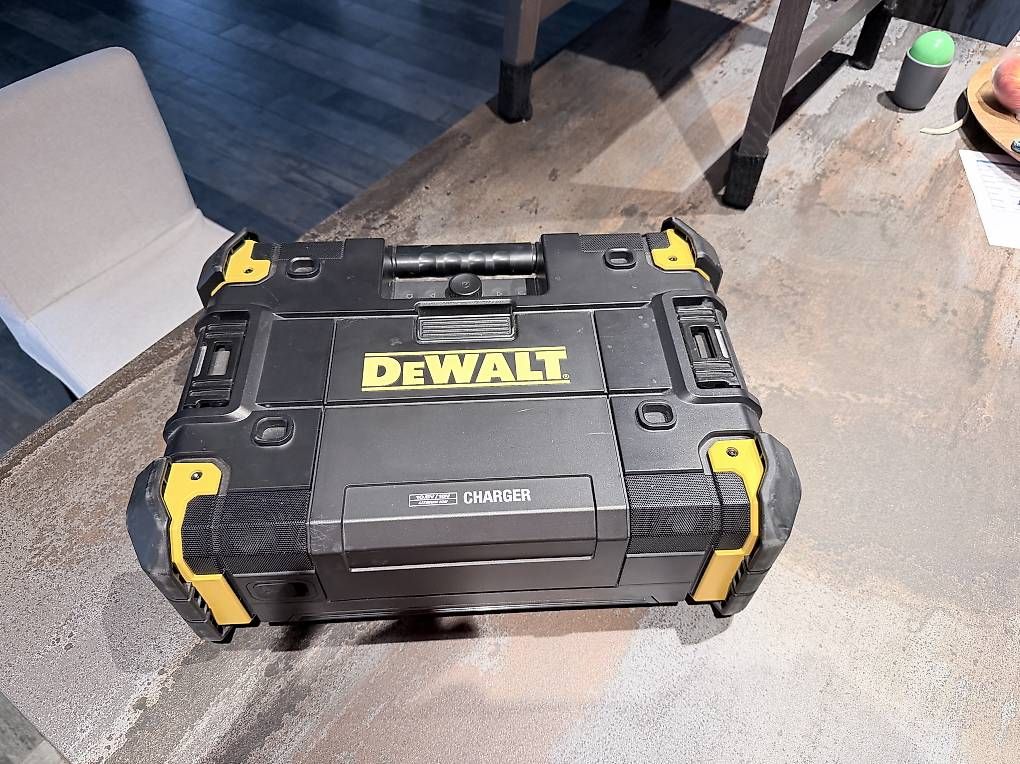 Radio: DeWalt TSTAK Baustellenradio DAB+  – Usato da Bargen BE venduto da xxx17 1