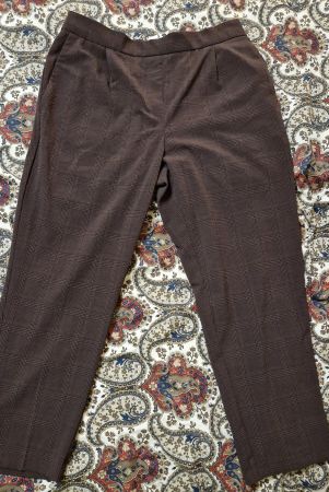 Braun-schwarz karierte Schlupfhose