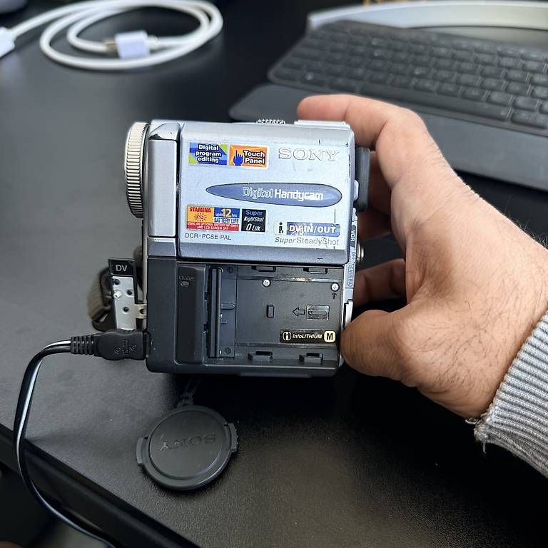 Caméscopes: Sony Handycam DCR-PC8E PAL – D'occasion à Dübendorf par her_fns2